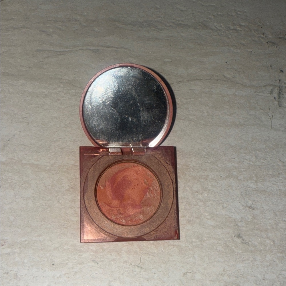 Creamy Peach Blush Compact — Warm Peach Shade